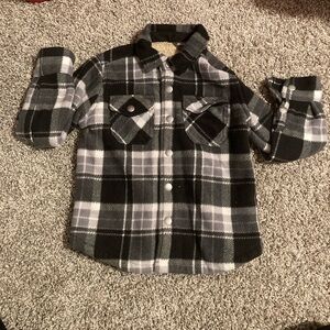 Eddie‎ Bauer Sherpa Lined Snap down Flannel Shirt Jacket Shacket Boys size 4/5